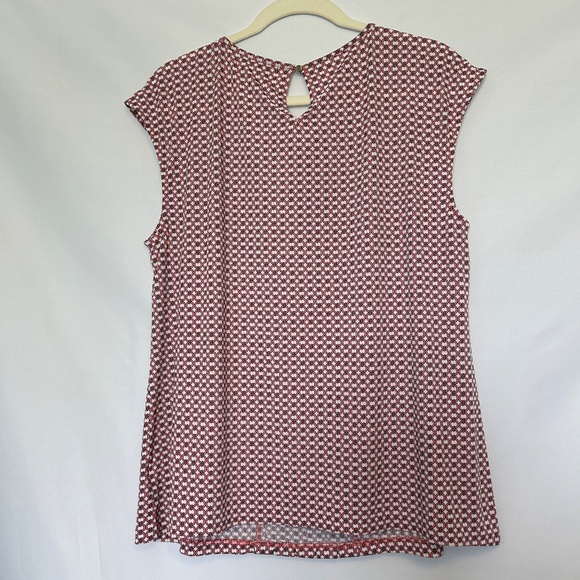 Liz Claiborne Whie Top with Chain Link style Pattern - Picture 8 of 8